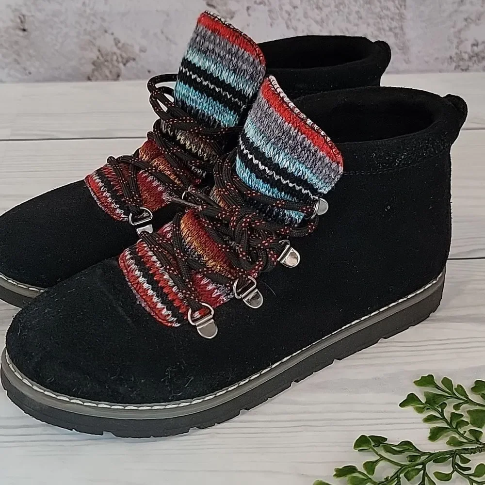 Bobs By Skechers Black Suede Ankle Boots with Multicolor Knit Accents Size 6 - Picture 9 of 9